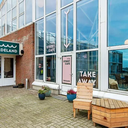 6 Person In 아파트