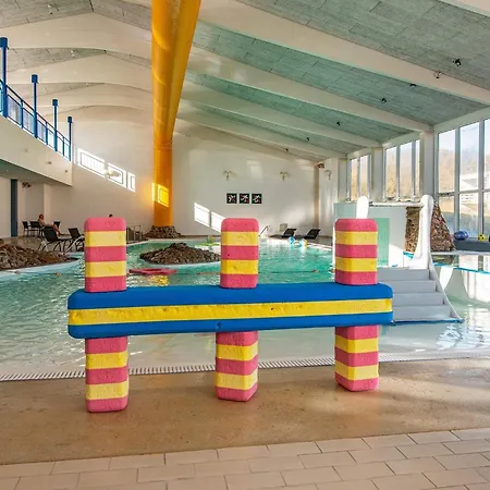 6 Person In 아파트 링쾨빙