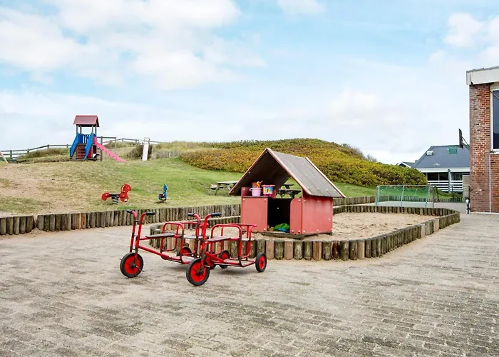 6 Person In Apartment