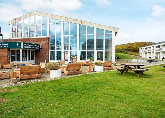 Apartment 6 Person In