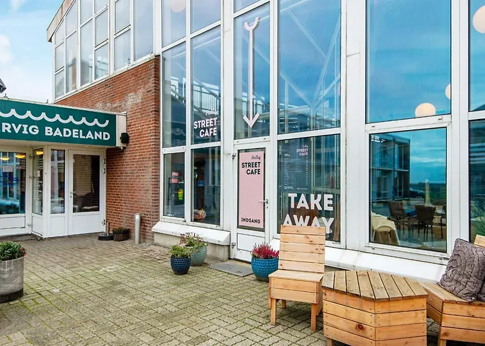 6 Person In Apartment