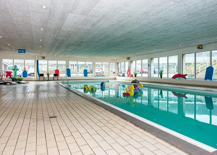 6 Person In Apartment *